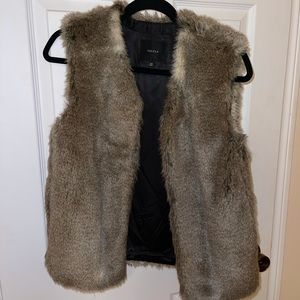 Aritiza (Talula) faux fur vest